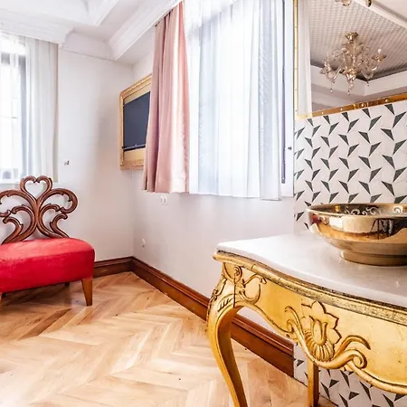Glamorous Authentic In Ueskuedar * Istambul
