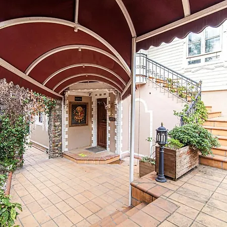 Appartement Glamorous Authentic In Ueskuedar Istambul
